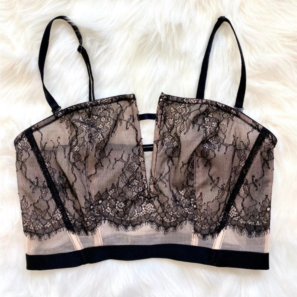 Victoria's Secret‎ Lace Lingerie